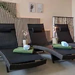 מלון Weinberghotel Edelacker פרייבורג