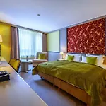 Weinberghotel Edelacker מלון