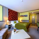 מלון Weinberghotel Edelacker 4*