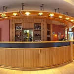 מלון Weinberghotel Edelacker 4*