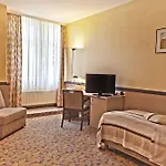 Weinberghotel Edelacker מלון