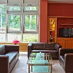 מלון Weinberghotel Edelacker 4*
