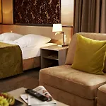 מלון Weinberghotel Edelacker 4*