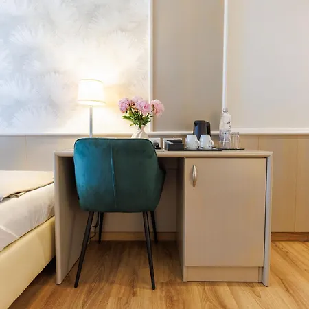 Hotel Weinberghotel Edelacker 4*