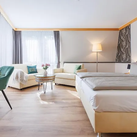 Hotel Weinberghotel Edelacker 4*