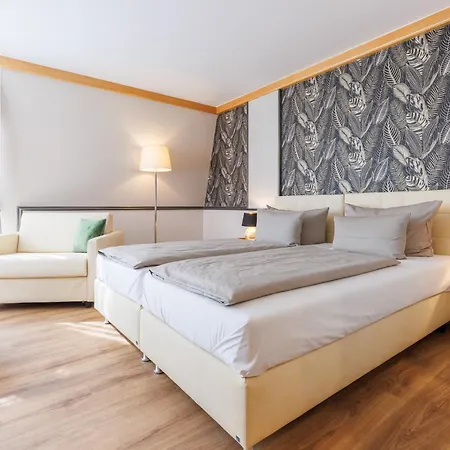 Weinberghotel Edelacker 4*