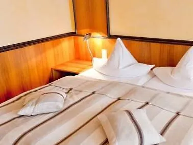 ホテル Weinberghotel Edelacker