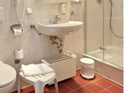 ホテル Weinberghotel Edelacker 4*