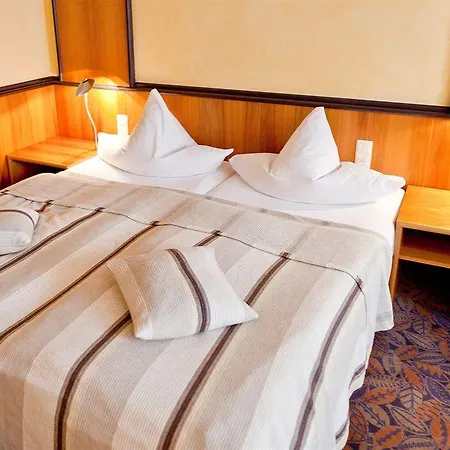 Weinberghotel Edelacker 4*