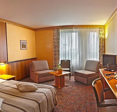 Weinberghotel Edelacker ホテル 4*