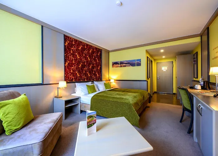 Otel Weinberghotel Edelacker 4*