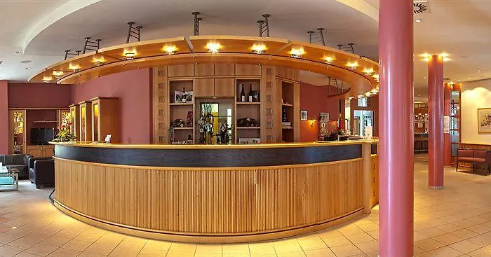 ホテル Weinberghotel Edelacker 4*